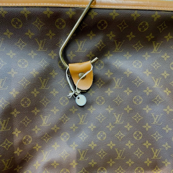 Louis Vuitton authentic vintage garment bag w/keys & hangers, in great condition - Picture 8 of 17